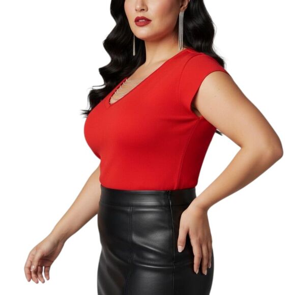 Cable & Gauge Red Chain Embellished V-Neck Short Sleeve Blouse Crop Top Sz M - Picture 2 of 10